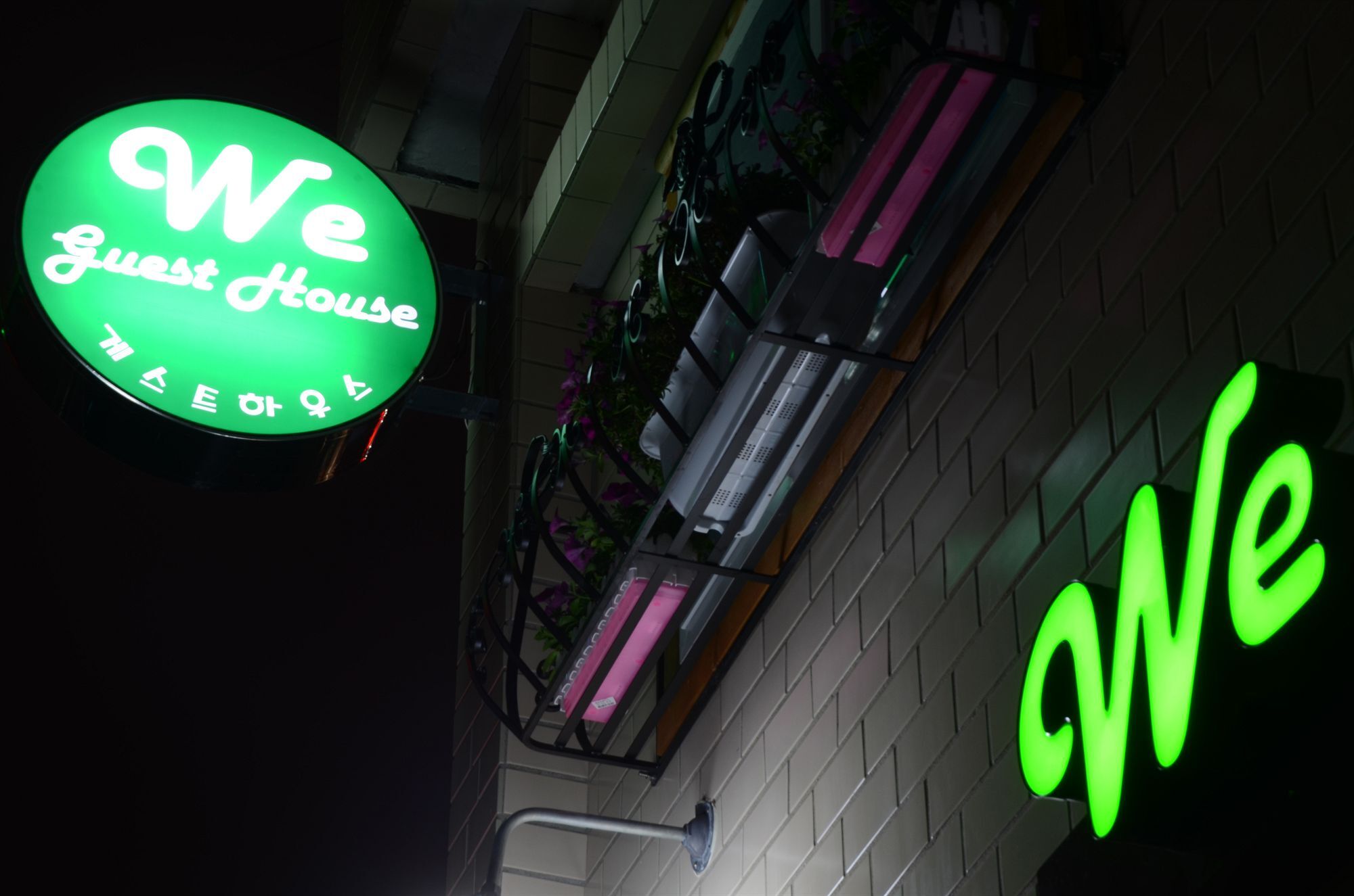 We Guesthouse بوسان المظهر الخارجي الصورة